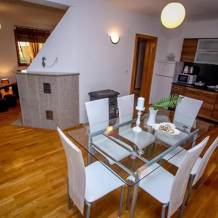 Villa Din Donje Lohovo